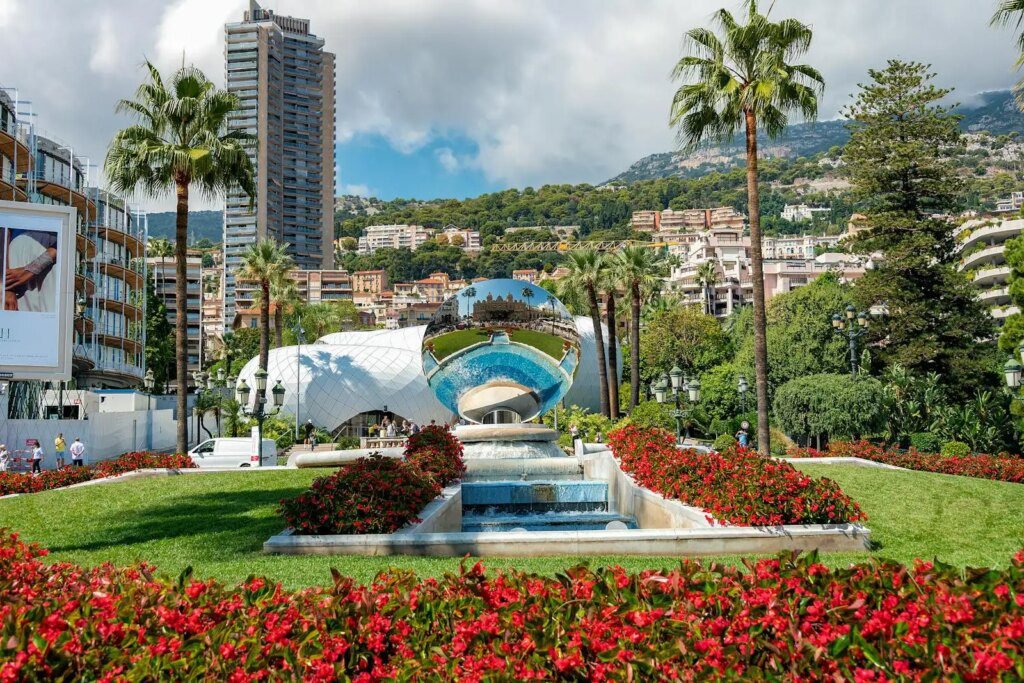 Unusual Vacation Ideas 4 casino square with casino de monte carlo reflection